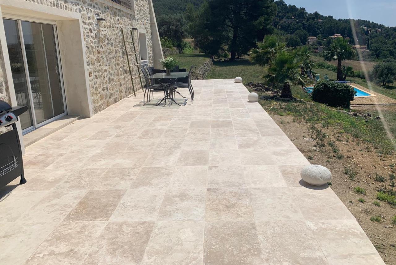 La Venturonne Appartement Neuf Rez De Jardin 45 M2 Vue Mer Et Vignes 10 Mn Des Plages Le Beausset Eksteriør bilde