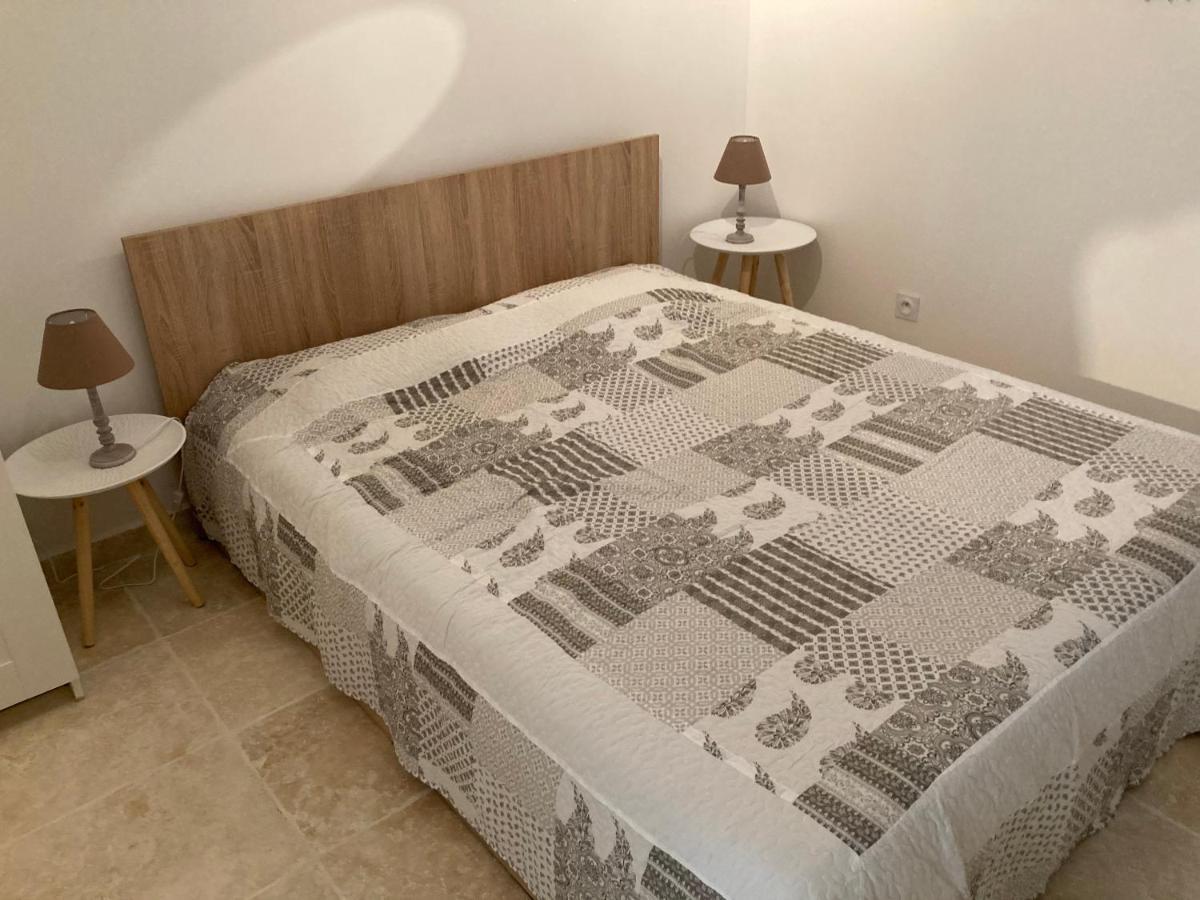 La Venturonne Appartement Neuf Rez De Jardin 45 M2 Vue Mer Et Vignes 10 Mn Des Plages Le Beausset Eksteriør bilde