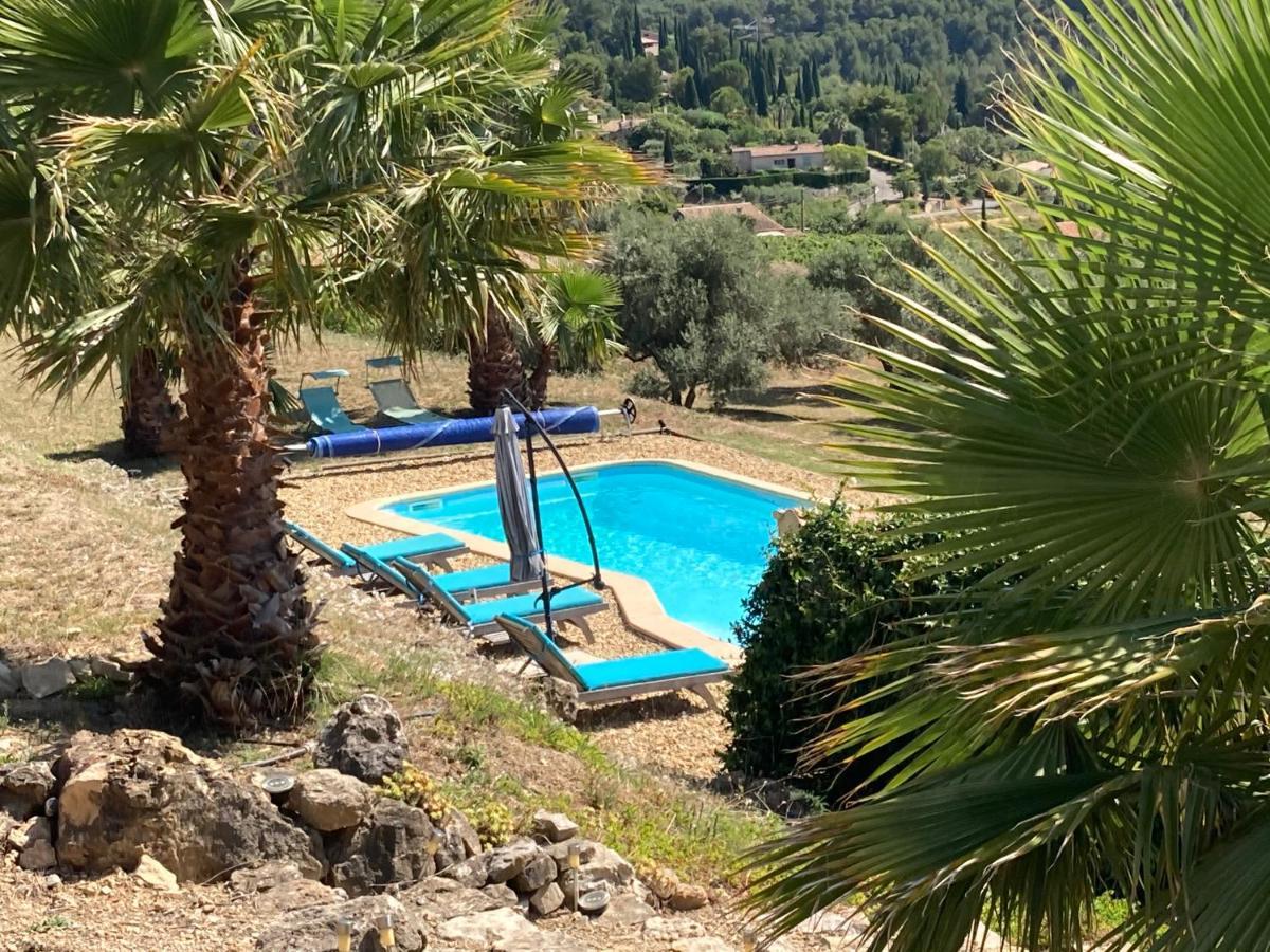 La Venturonne Appartement Neuf Rez De Jardin 45 M2 Vue Mer Et Vignes 10 Mn Des Plages Le Beausset Eksteriør bilde