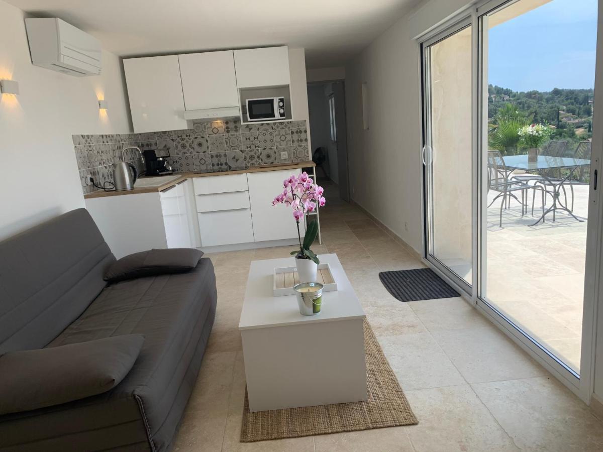 La Venturonne Appartement Neuf Rez De Jardin 45 M2 Vue Mer Et Vignes 10 Mn Des Plages Le Beausset Eksteriør bilde