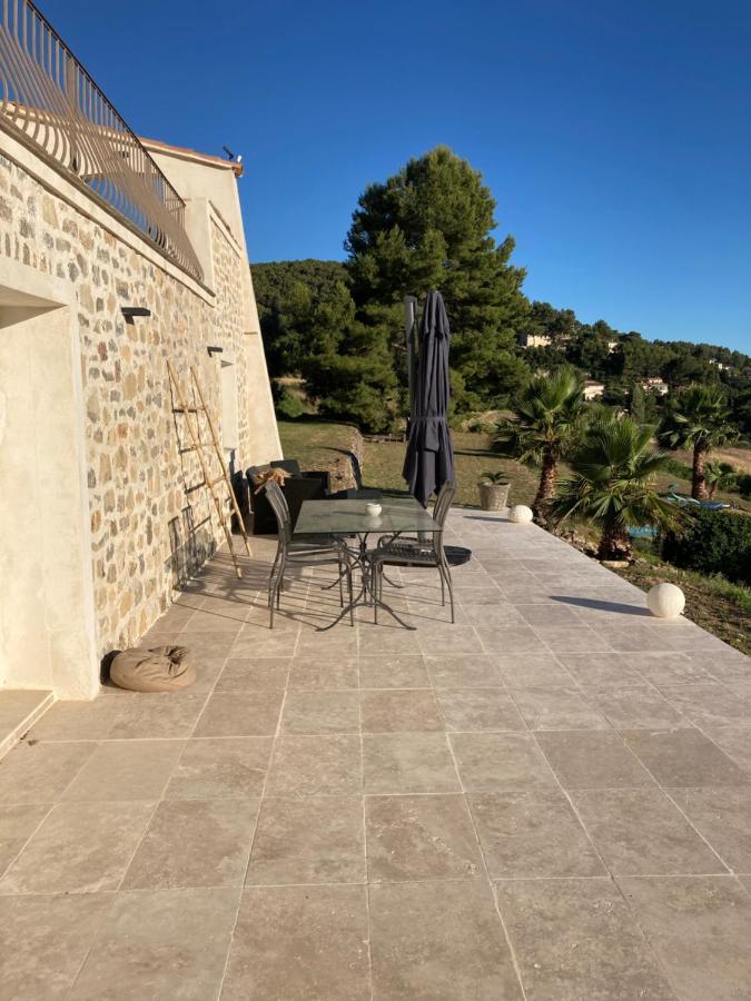 La Venturonne Appartement Neuf Rez De Jardin 45 M2 Vue Mer Et Vignes 10 Mn Des Plages Le Beausset Eksteriør bilde