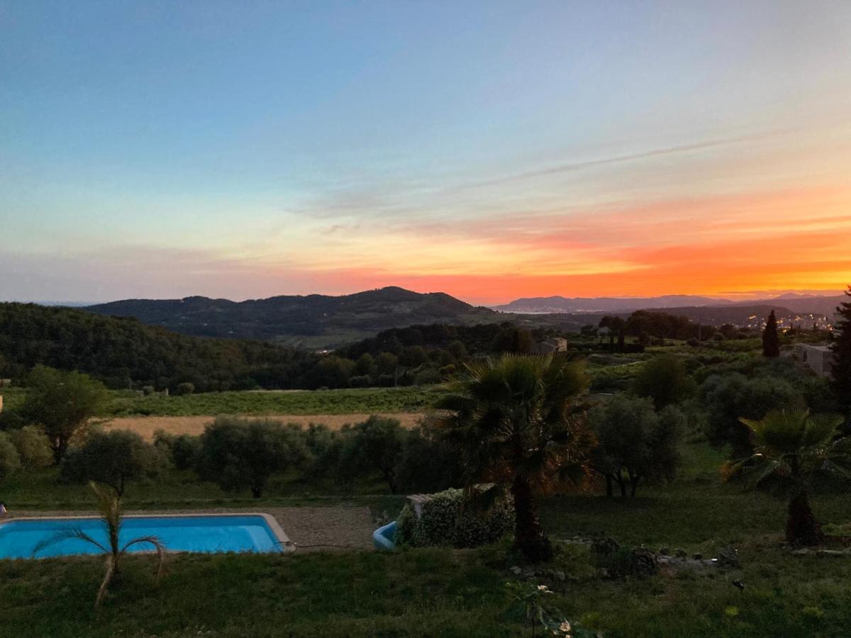 La Venturonne Appartement Neuf Rez De Jardin 45 M2 Vue Mer Et Vignes 10 Mn Des Plages Le Beausset Eksteriør bilde